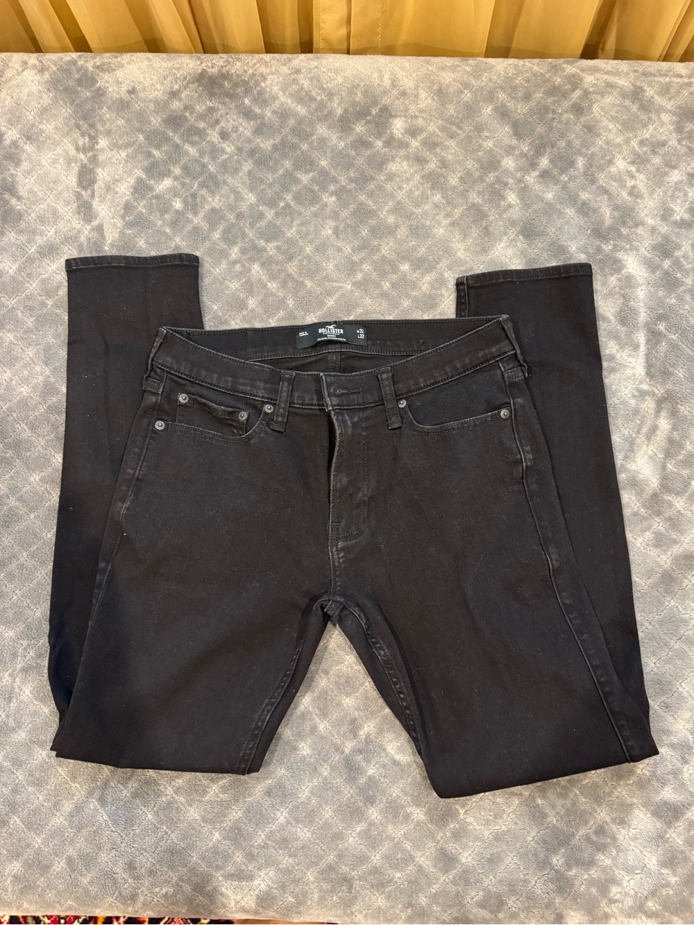 Hollister Men's Black Skinny Jeans size 32-32